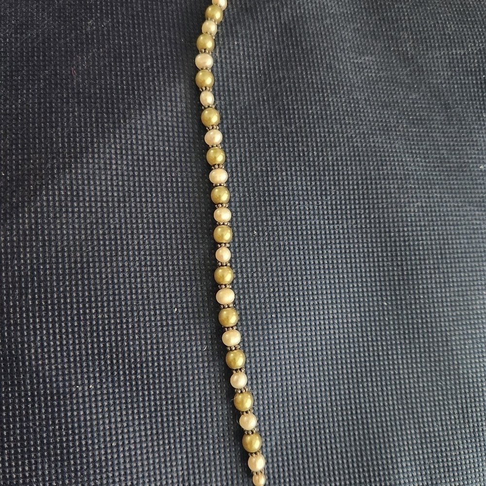 Single Strand Genuine White & Gray Pearl Toggle Bracelet - Picture 3 of 4